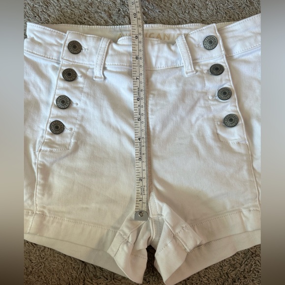 White side button high rise shorts - Picture 3 of 8